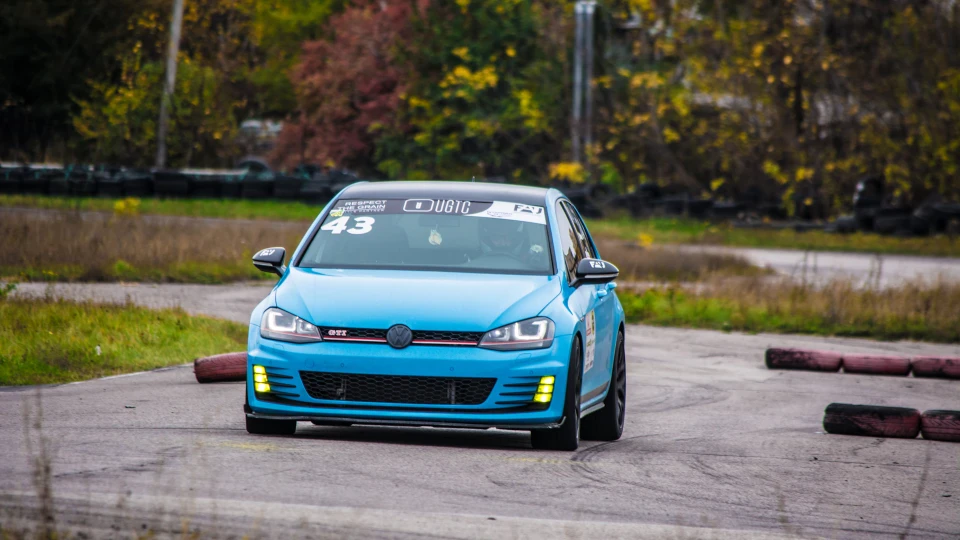 Volkswagen Golf GTI Smurf 4