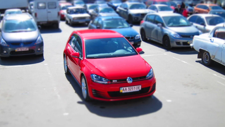 Volkswagen Golf GTI Tornado Red 3