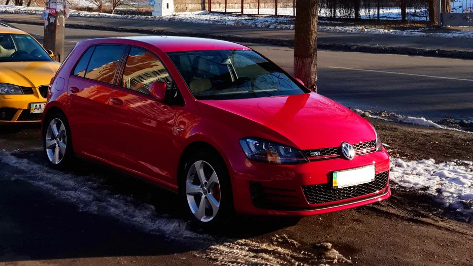 Volkswagen Golf GTI Tornado Red 5