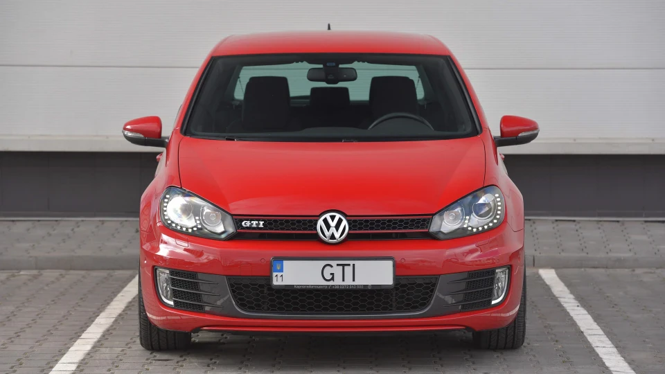 Volkswagen Golf GTI Tornado Red 2