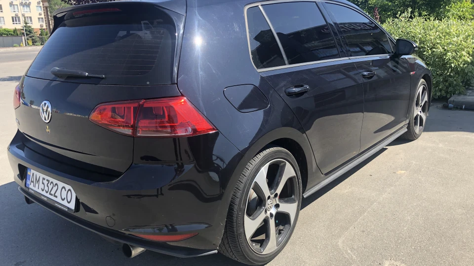 Volkswagen Golf GTI USA 2