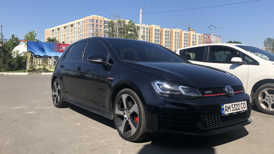 Volkswagen Golf GTI USA 3