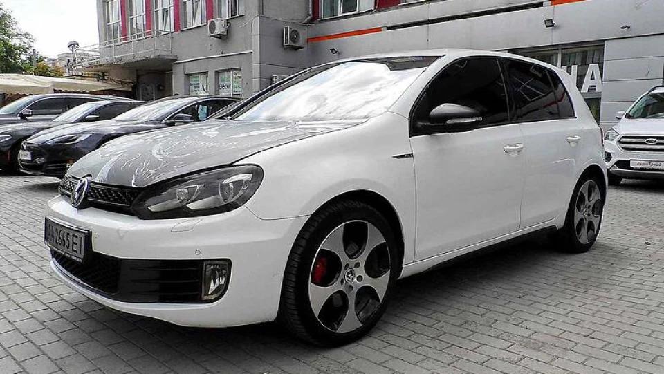 Volkswagen Golf GTI розбитий веном