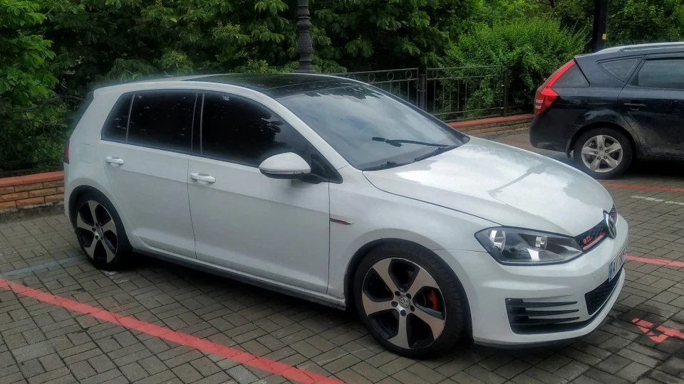 Volkswagen Golf GTI Запальничка 2