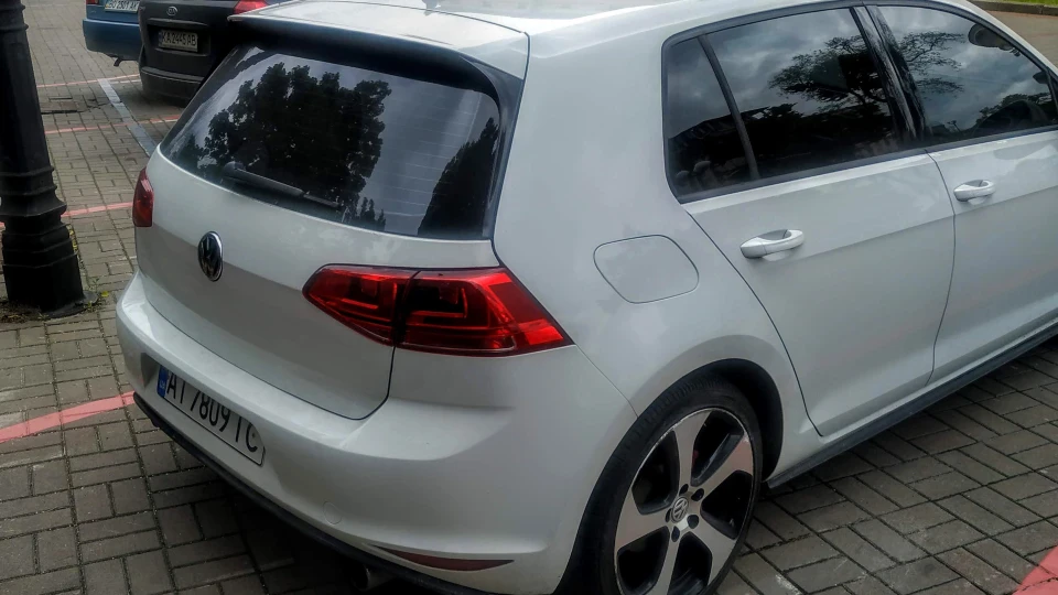 Volkswagen Golf GTI Запальничка 3