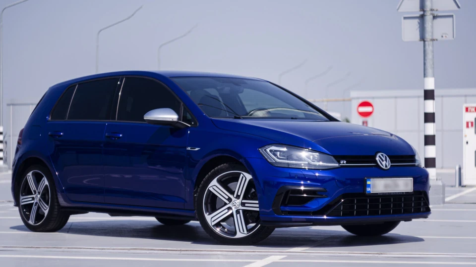 Volkswagen Golf R 2