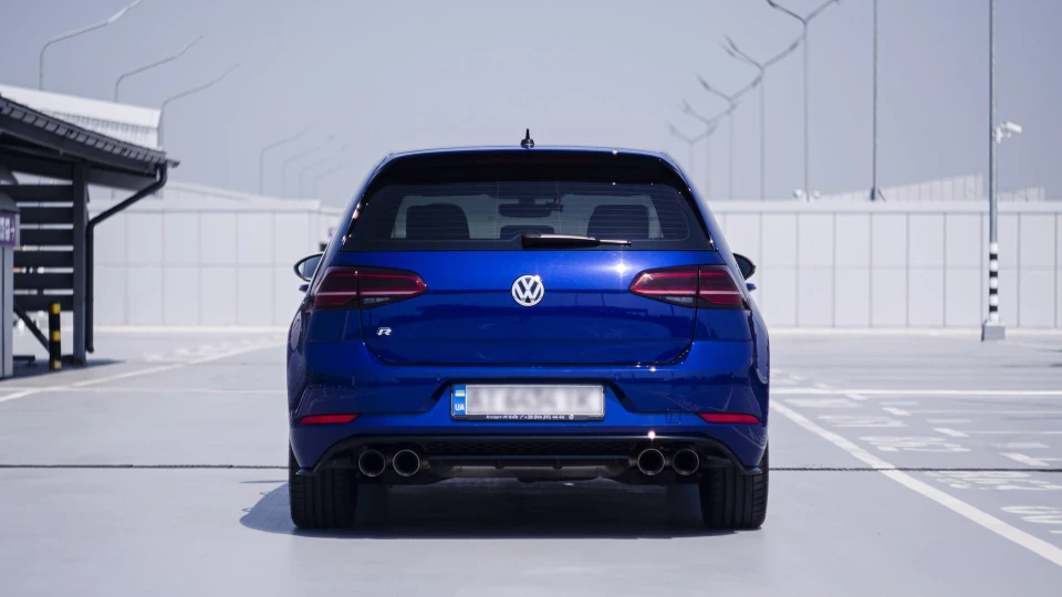 Volkswagen Golf R 5