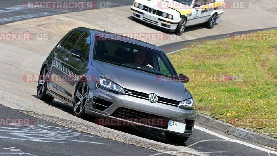 Volkswagen Golf R 2