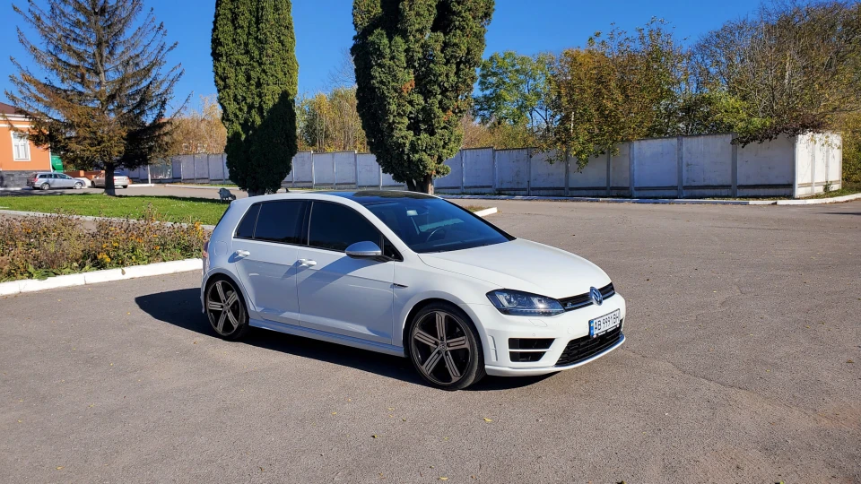 Volkswagen Golf R