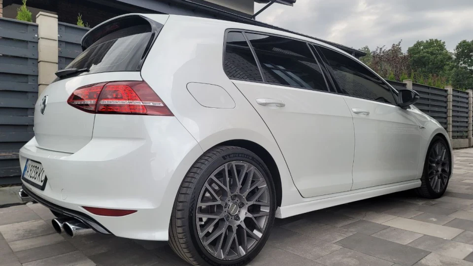 Volkswagen Golf R