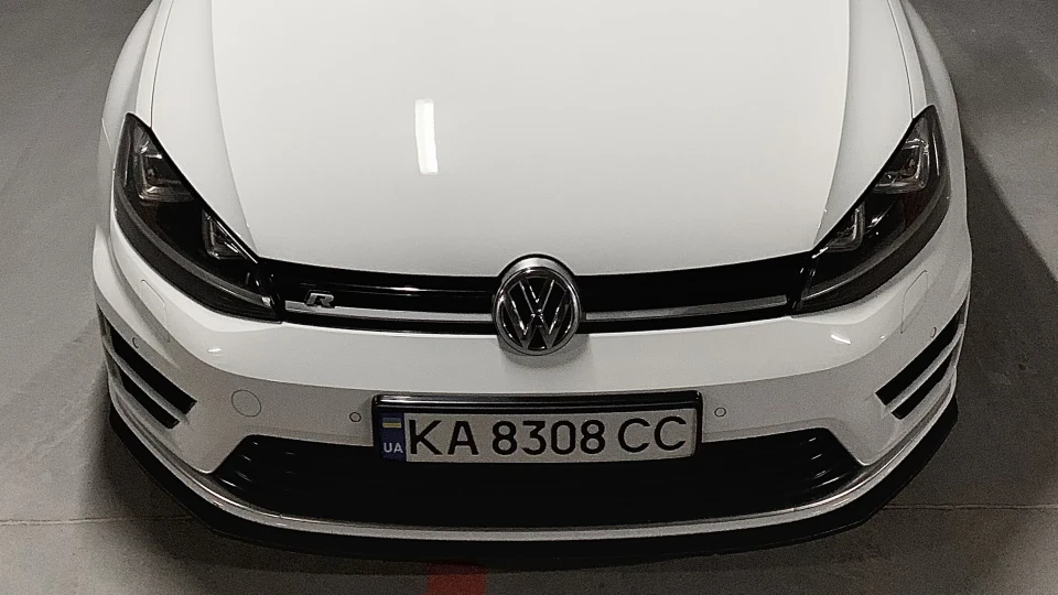 Volkswagen Golf R 2