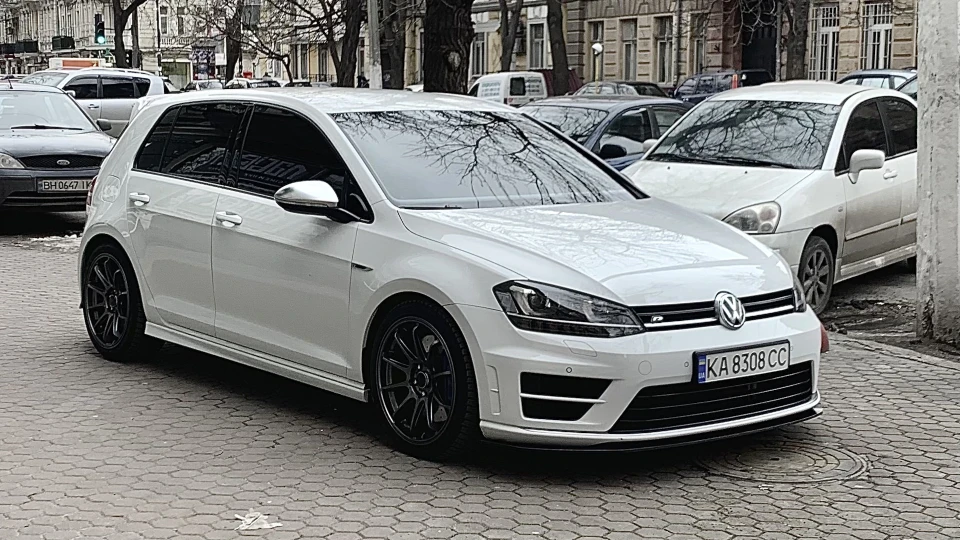 Volkswagen Golf R 5