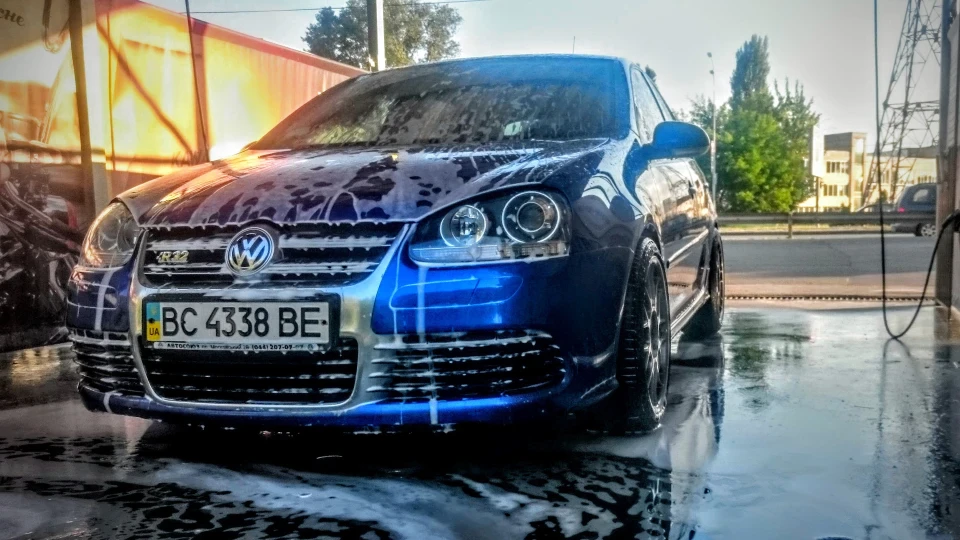 Volkswagen Golf R 2