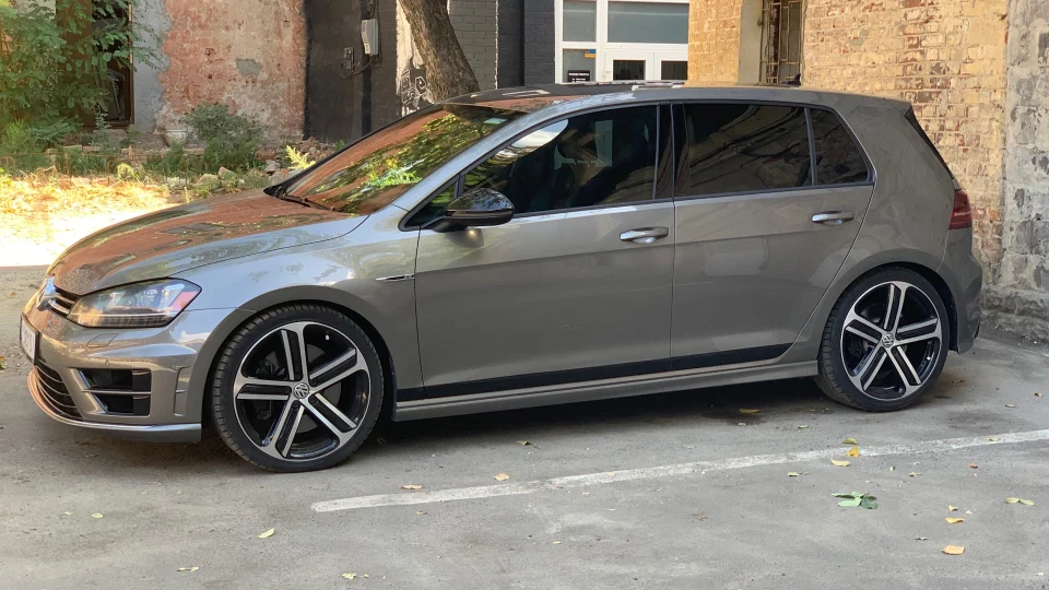 Volkswagen Golf R