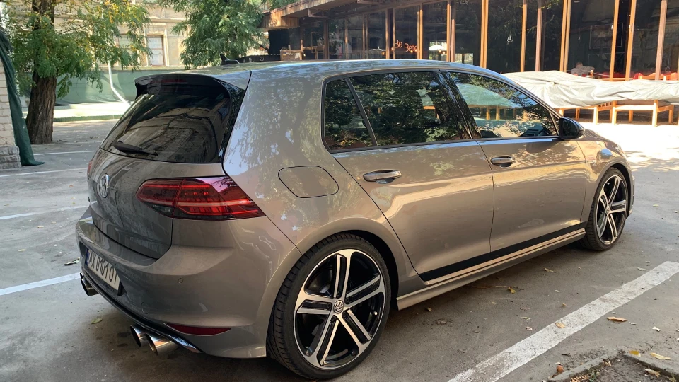 Volkswagen Golf R 5
