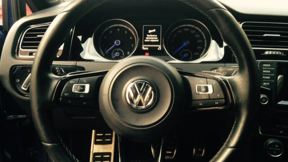 Volkswagen Golf R 2.0 2