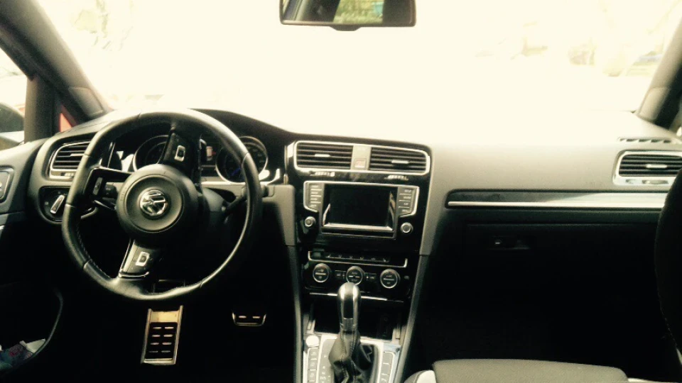 Volkswagen Golf R 2.0 5