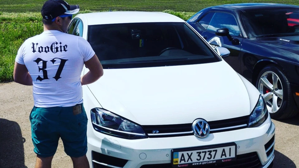 Volkswagen Golf R 20 4