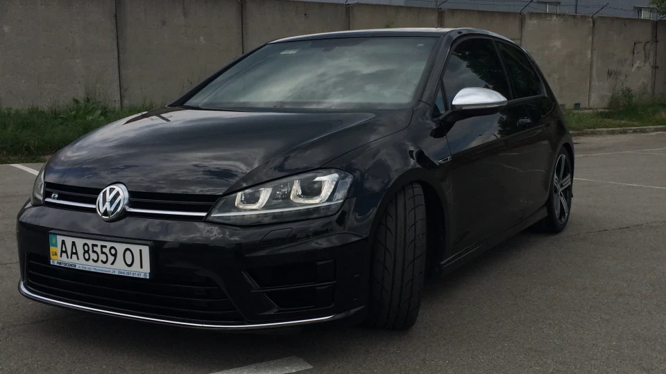 Volkswagen Golf R 3-х дв.чорний хот-хетч 3