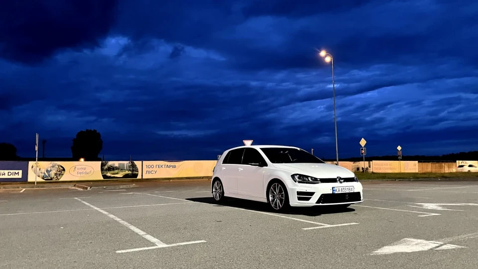 Volkswagen Golf R AR-15 2