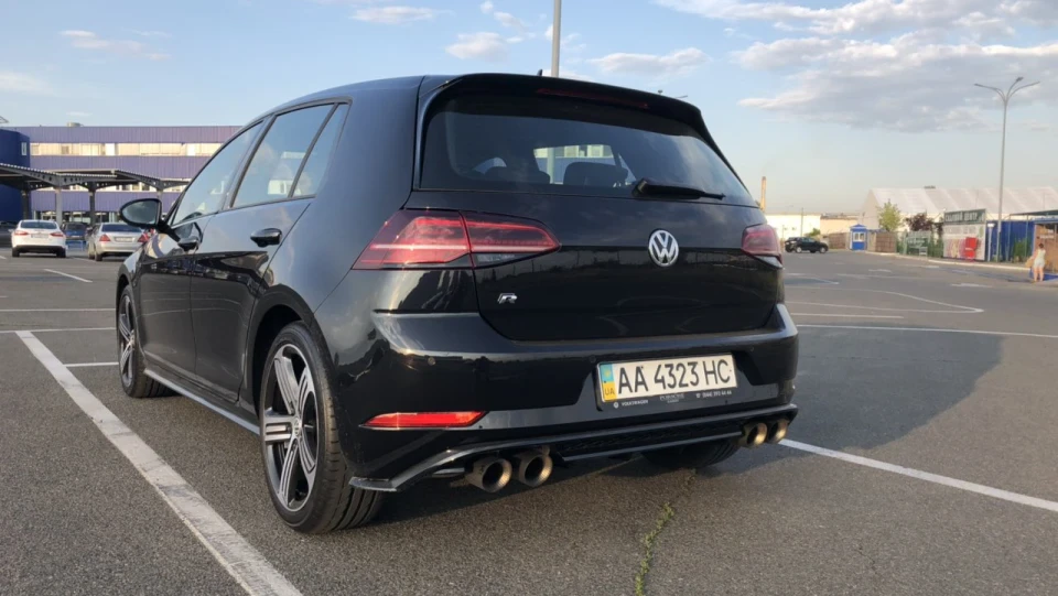 Volkswagen Golf R яRик 2