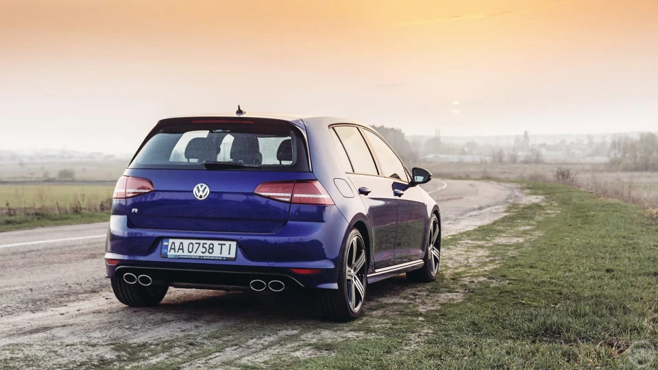 Volkswagen Golf R Lapiz Blue 3