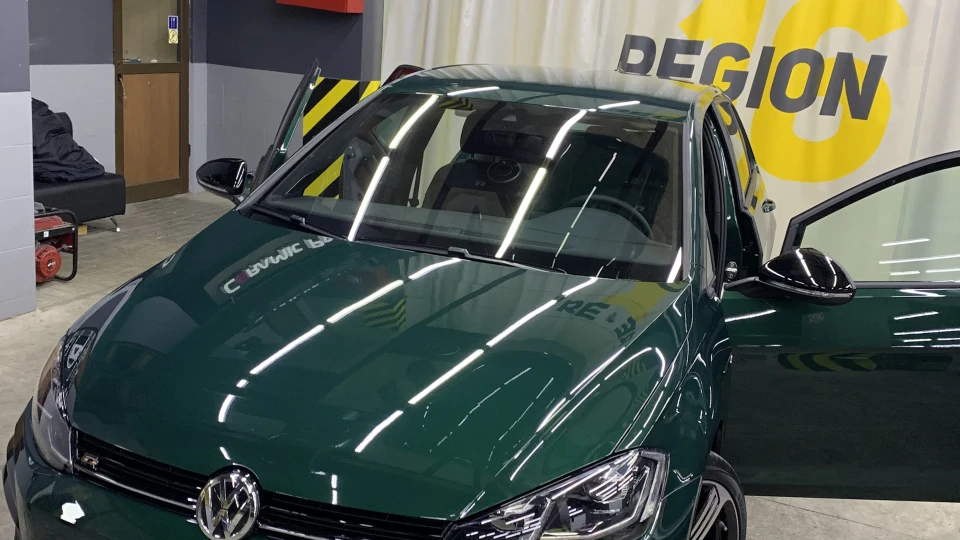 Volkswagen Golf R Midnight Green 2