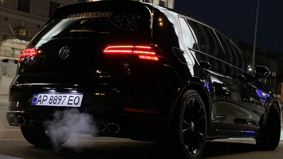 Volkswagen Golf R пітарда 5
