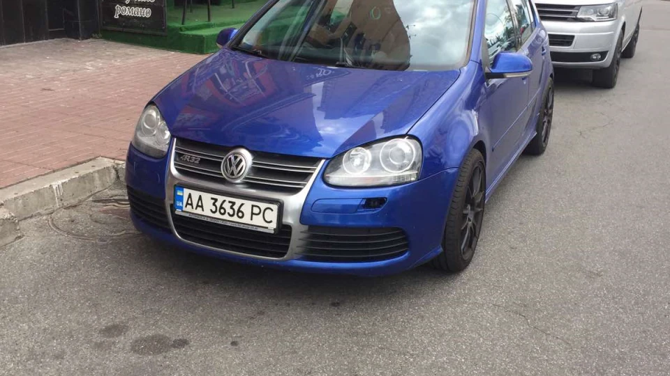 Volkswagen Golf R синій ікол 3