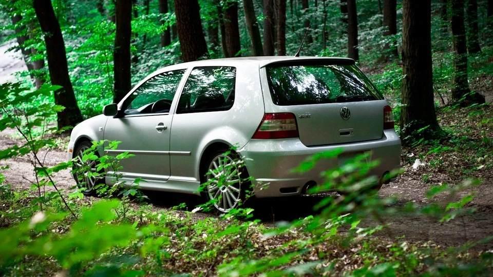 Volkswagen Golf R VAGWORKS & REVO 3