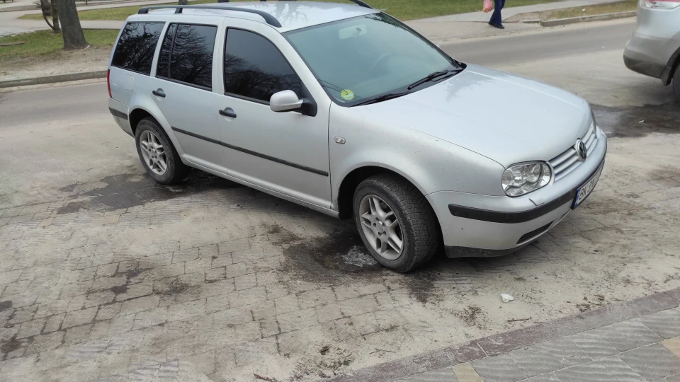 Volkswagen Golf Variant 2