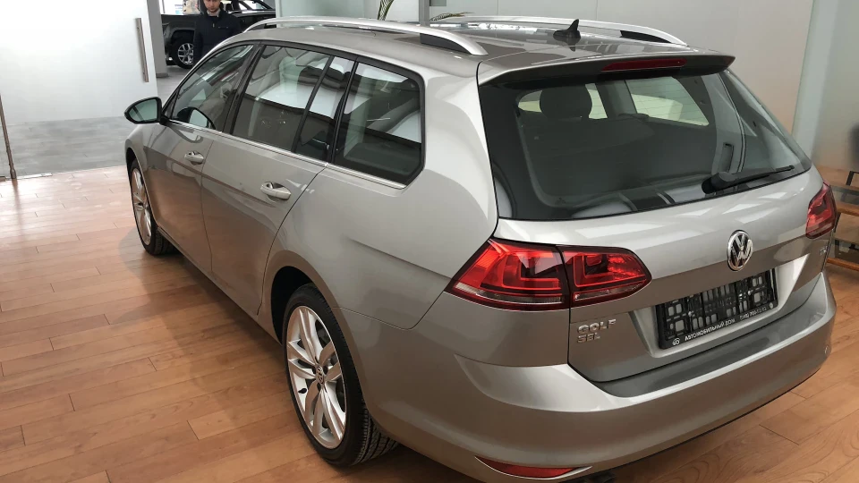Volkswagen Golf Variant 2