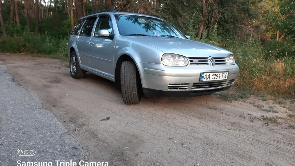 Volkswagen Golf Variant 2
