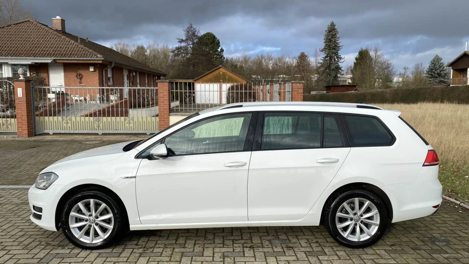 Volkswagen Golf Variant 1.6 TDI Lounge (81 кВт)