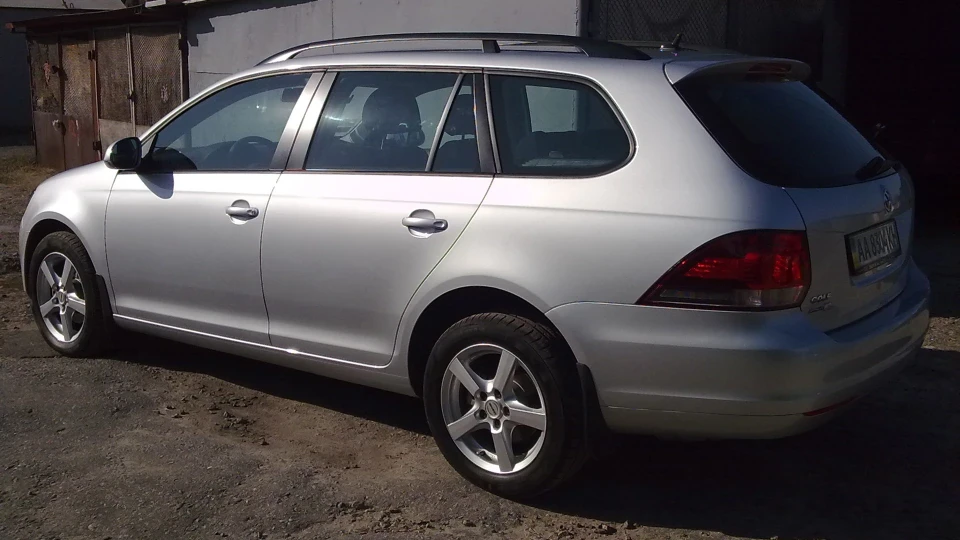 Volkswagen Golf Variant 1.6MPI 2