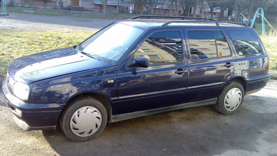 Volkswagen Golf Variant 1.8 mi 75 Ps 3