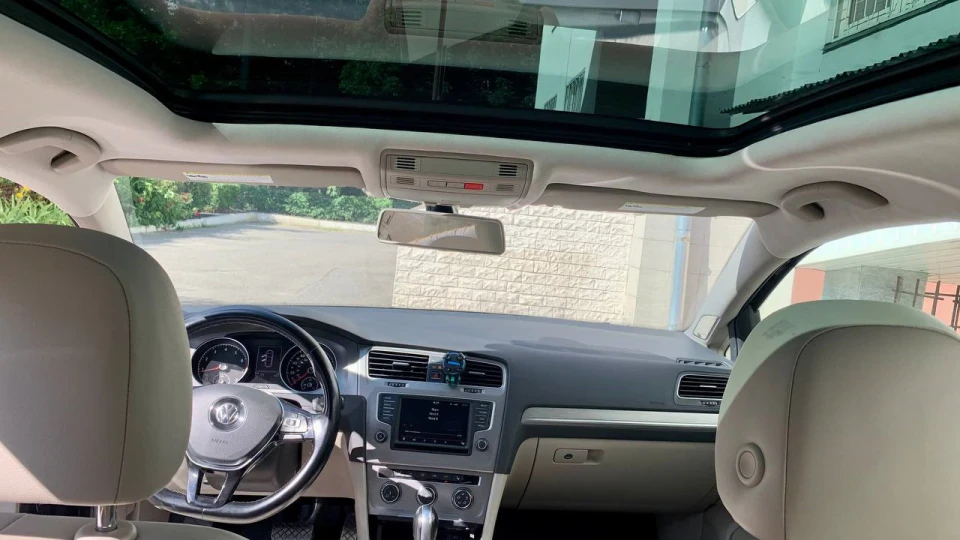 Volkswagen Golf Variant 1.8 TSI <Black arrow> 5