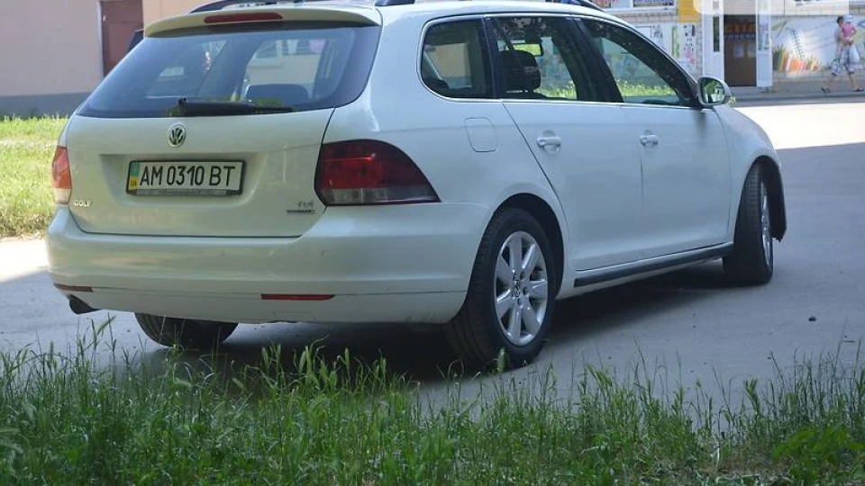 Volkswagen Golf Variant Білий німець 2