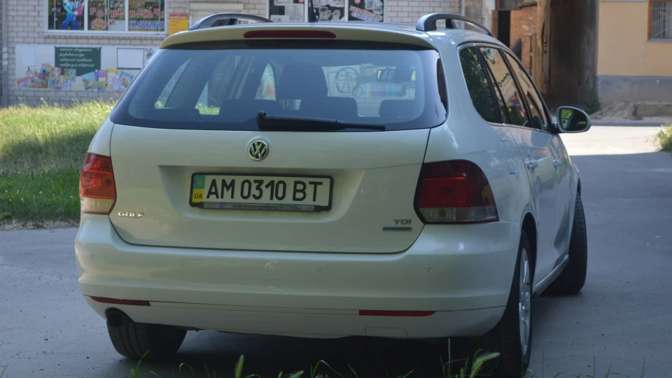 Volkswagen Golf Variant Білий німець 4