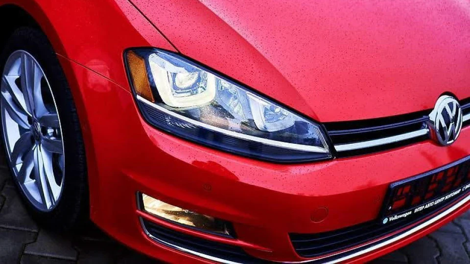 Volkswagen Golf Variant BloodLighting 4