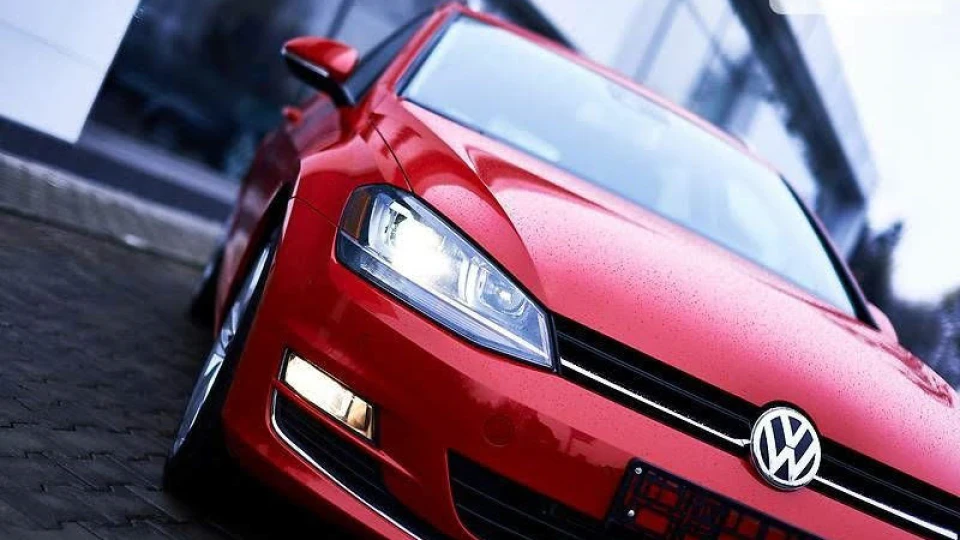 Volkswagen Golf Variant BloodLighting 5