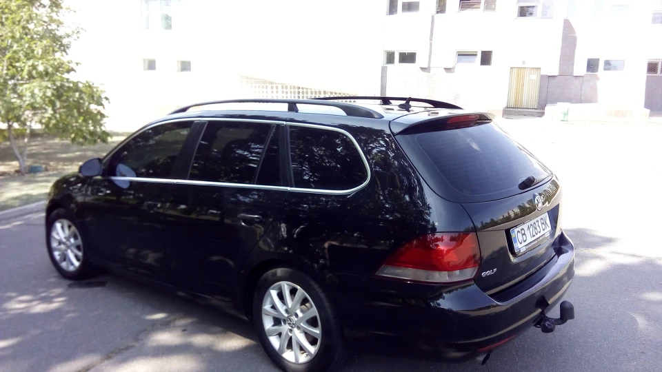 Volkswagen Golf Variant Чорний металік 1,6 Turbo 3