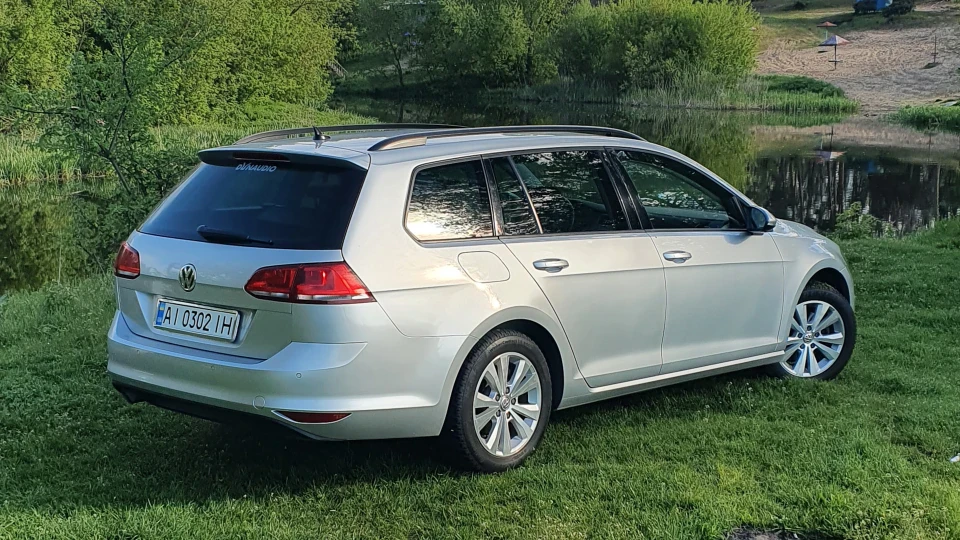 Volkswagen Golf Variant DYNAUDIO 5