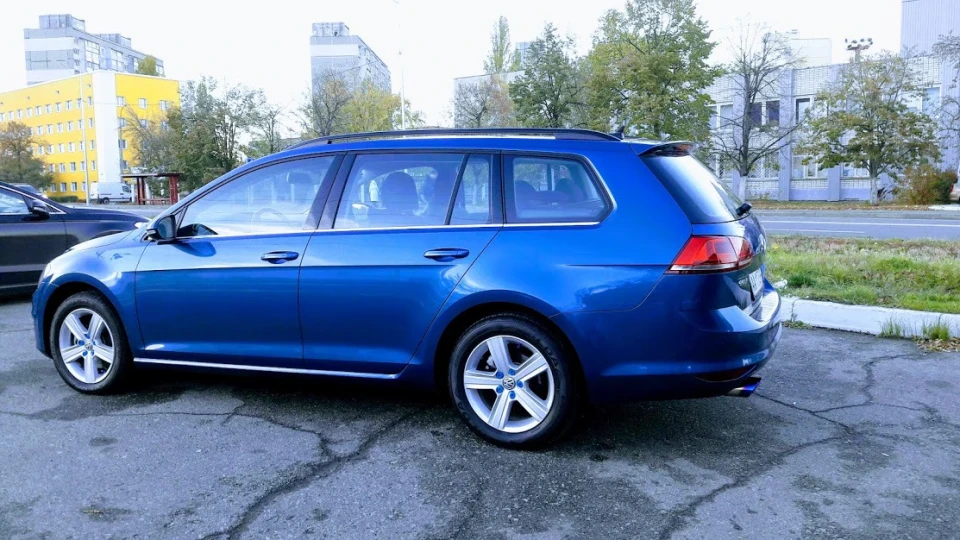 Volkswagen Golf Variant GoluBOY'SportWAGon) 3