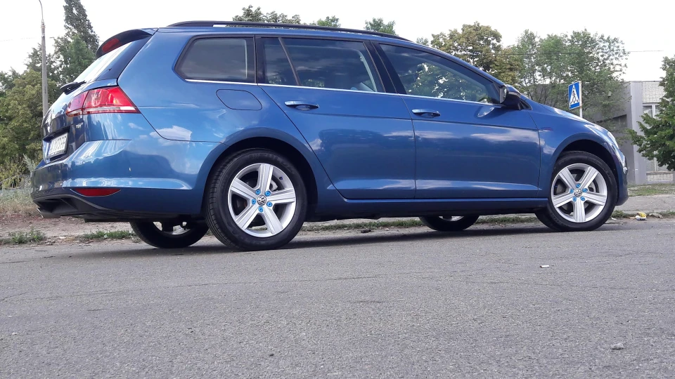 Volkswagen Golf Variant GoluBOY'SportWAGon) 5
