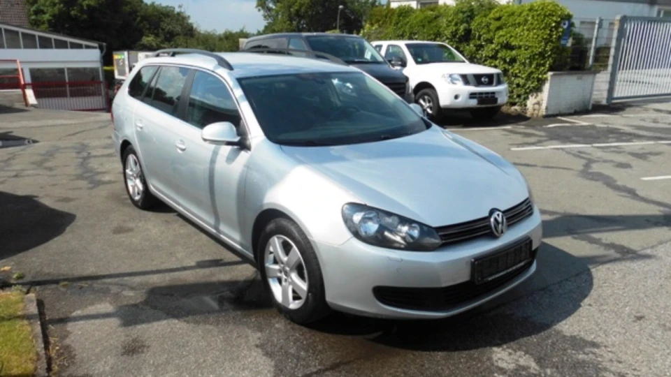 Volkswagen Golf Variant "Silver Bullet" 3