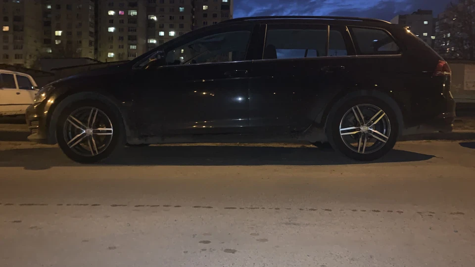 Volkswagen Golf Variant SQ 2