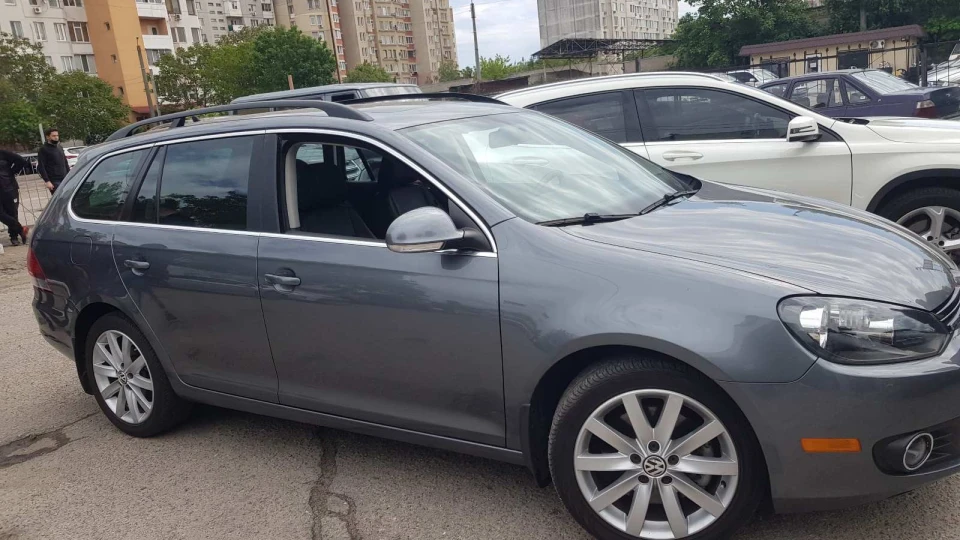 Volkswagen Golf Variant VW Jetta Universal( USA) 2