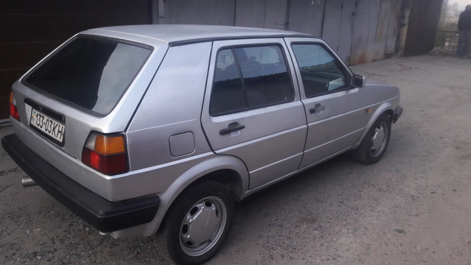 Volkswagen Golf 2