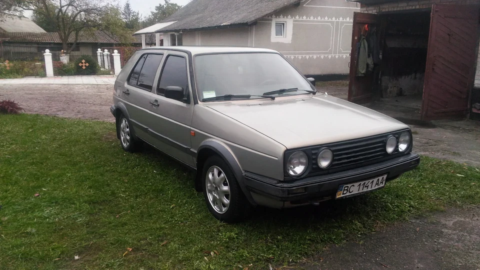 Volkswagen Golf 2